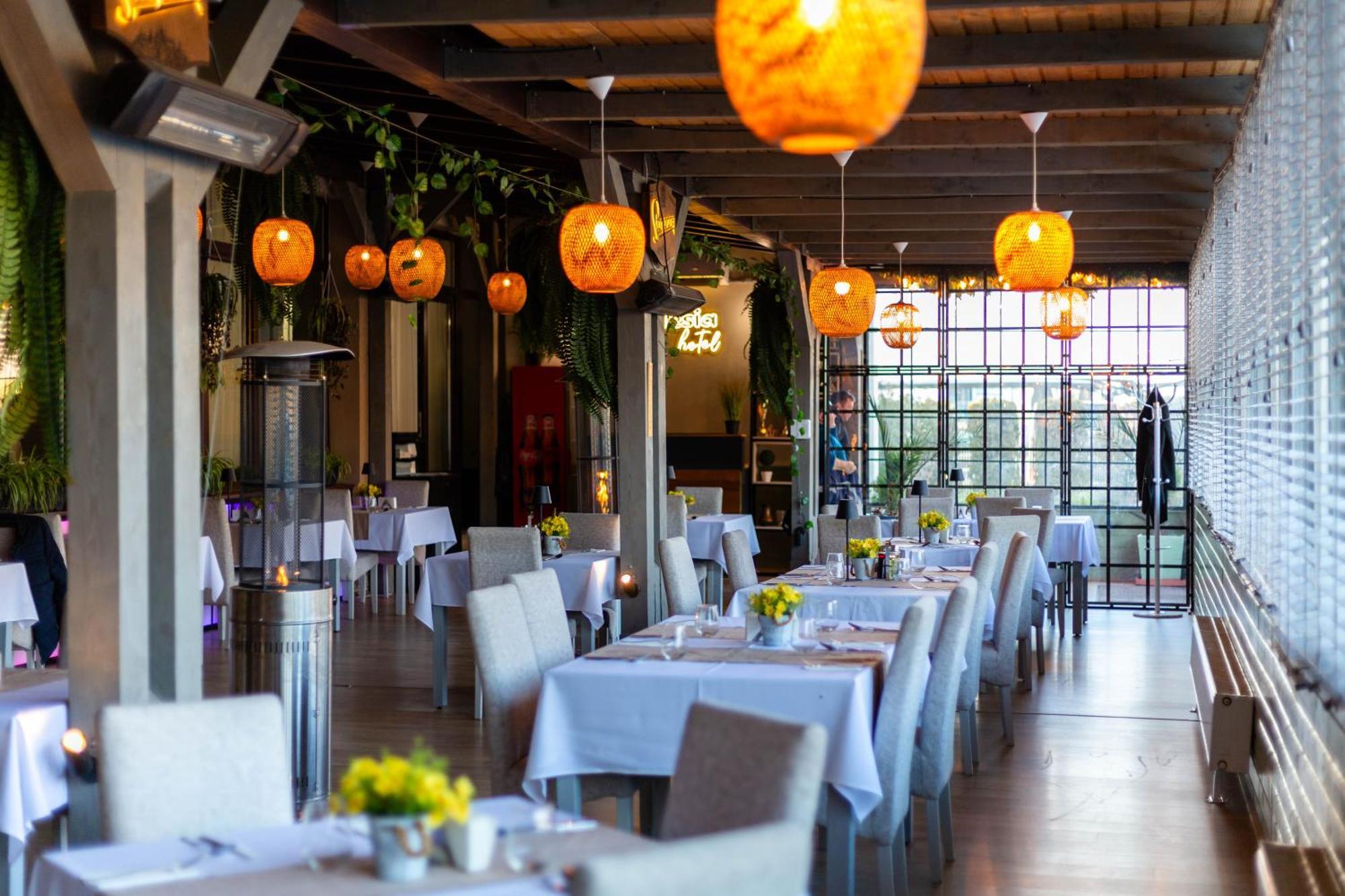 Hotel Restaurant Alesia Corunca Екстериор снимка