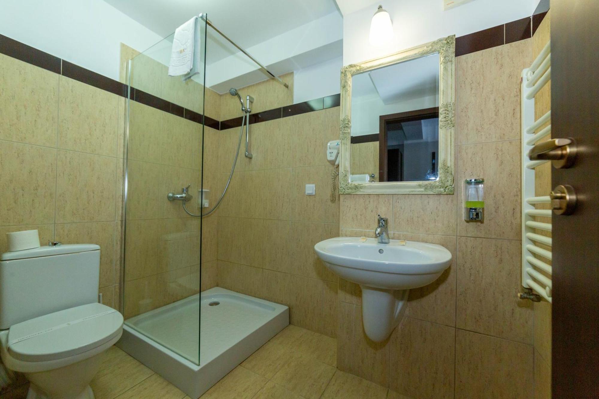 Hotel Restaurant Alesia Corunca Екстериор снимка