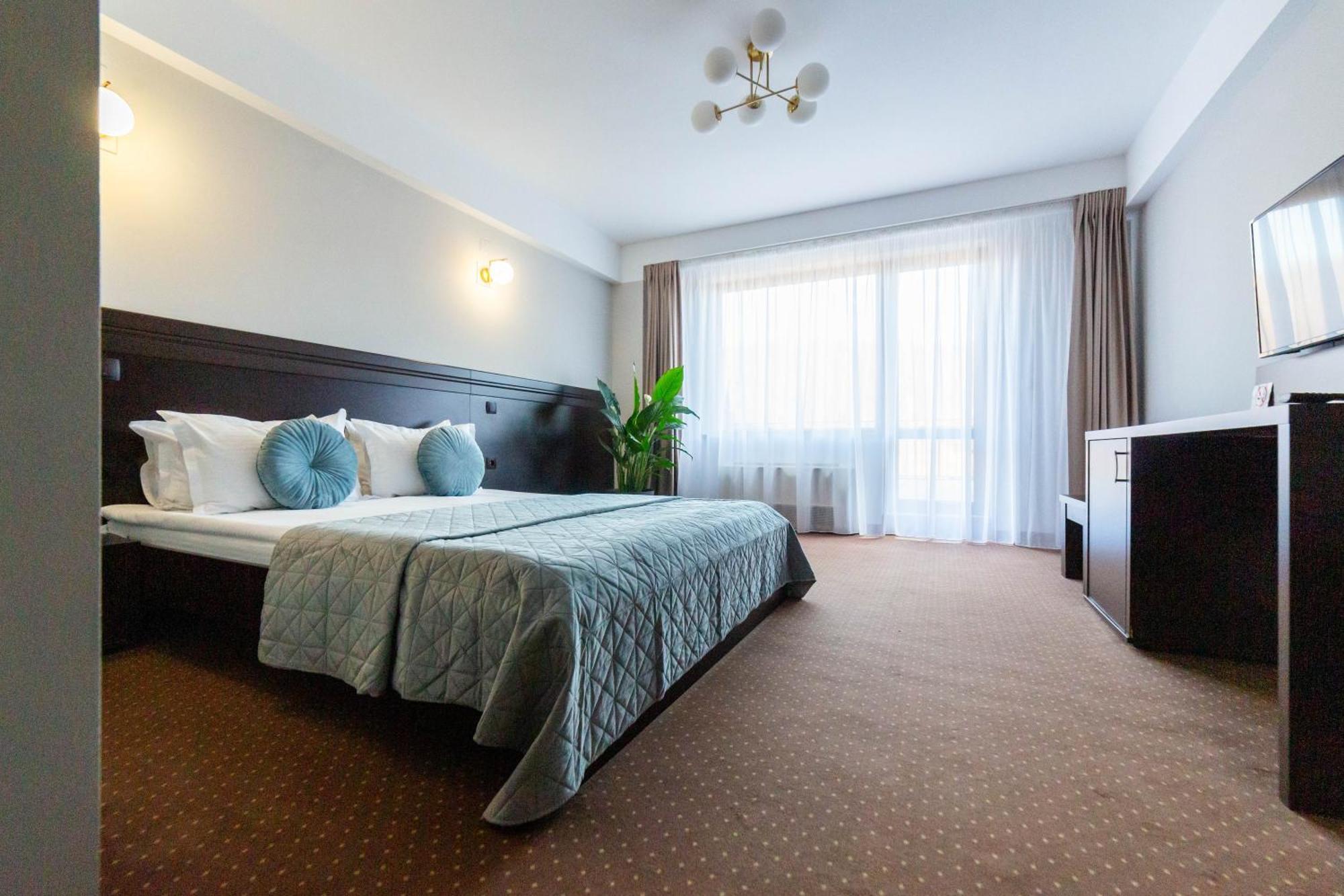 Hotel Restaurant Alesia Corunca Екстериор снимка