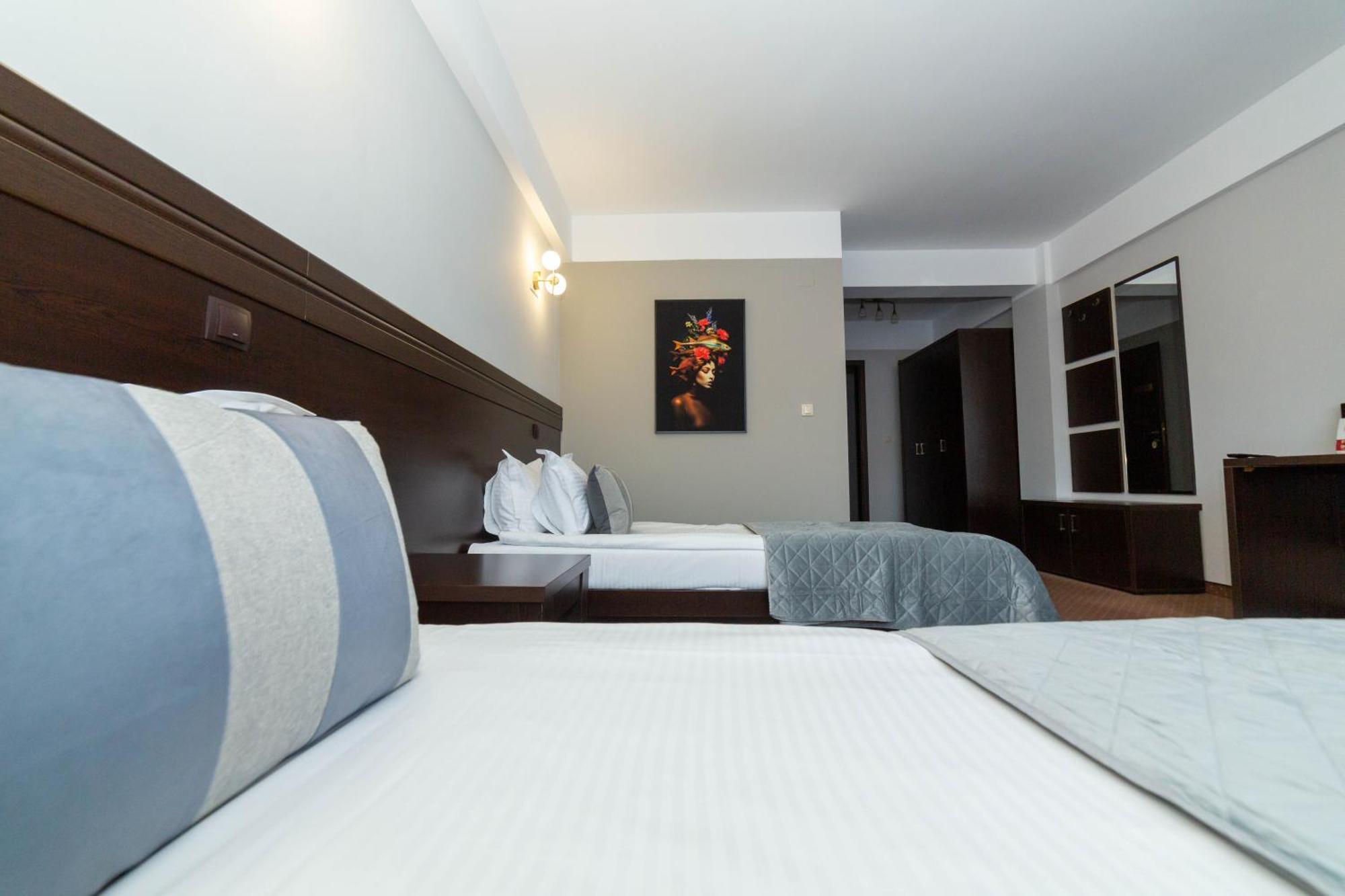Hotel Restaurant Alesia Corunca Екстериор снимка